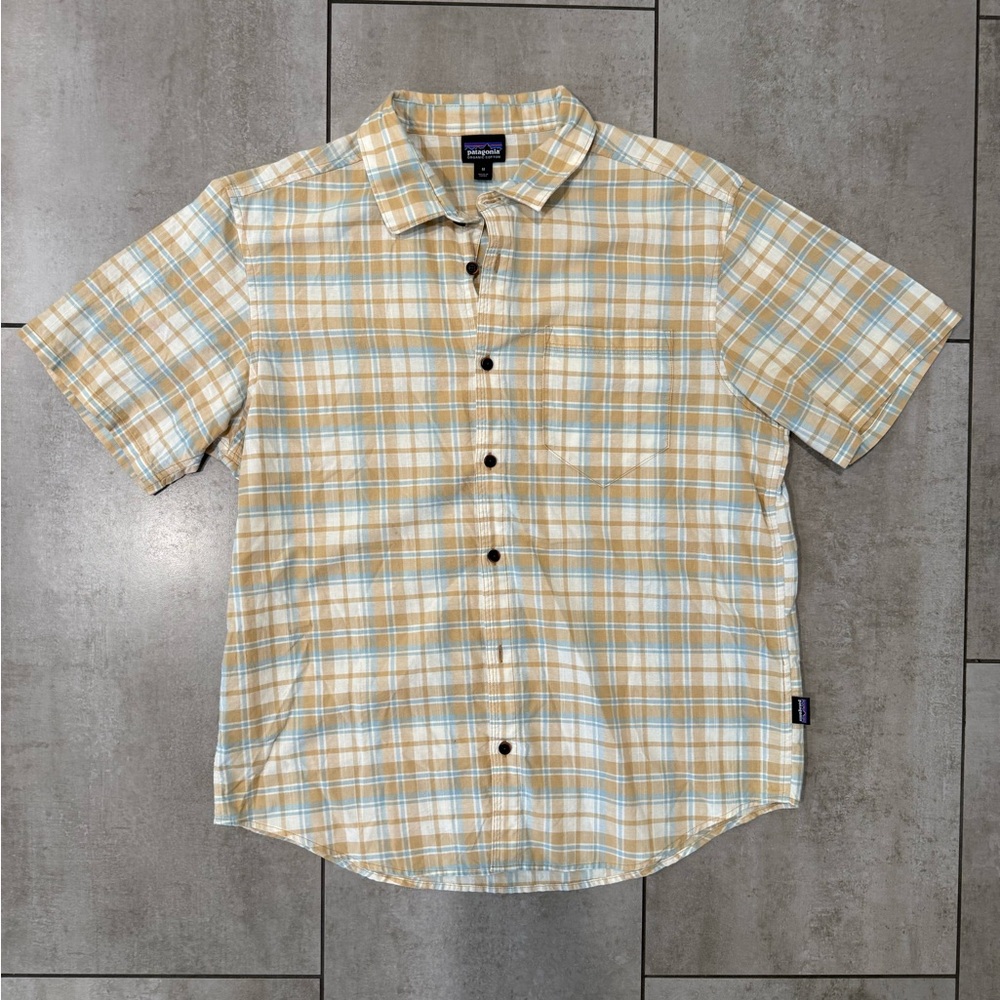 Patagonia plaid short sleeve shirt